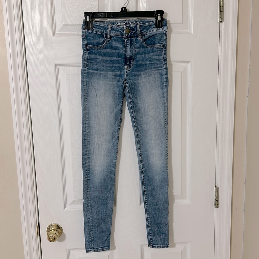 American Eagle Outfitters Light Wash Skinny Jeans